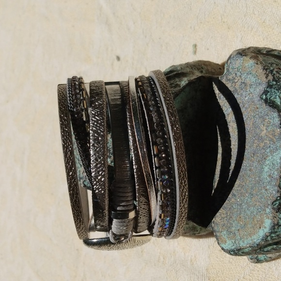 NWOT Multi strand Bracelet With Magnetic Closure In Silver Tones - Picture 2 of 6